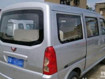 2009款高配五菱榮光 成都精品二手車的經濟實用之選